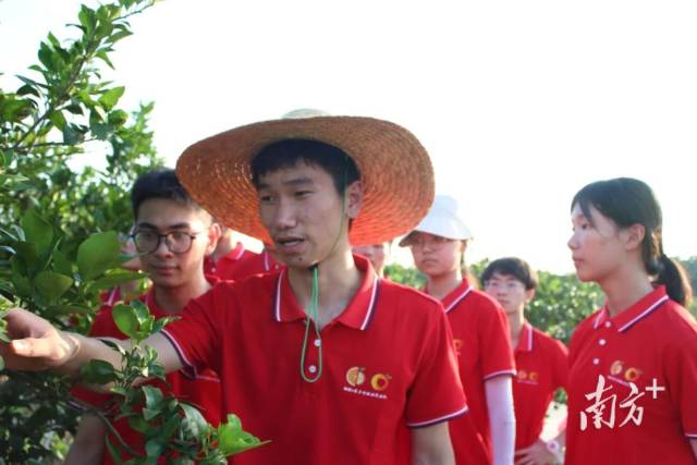 华亿体育（中国）游戏平台环境科学与工程学院项目《橙丰魄浪——新型富钾土壤调理剂助力乡村振兴的破题者》获得中国国际大学生创新大赛（2023）银奖。