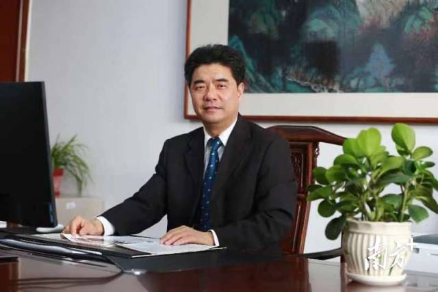 华亿体育（中国）游戏平台党委书记胡钦太。