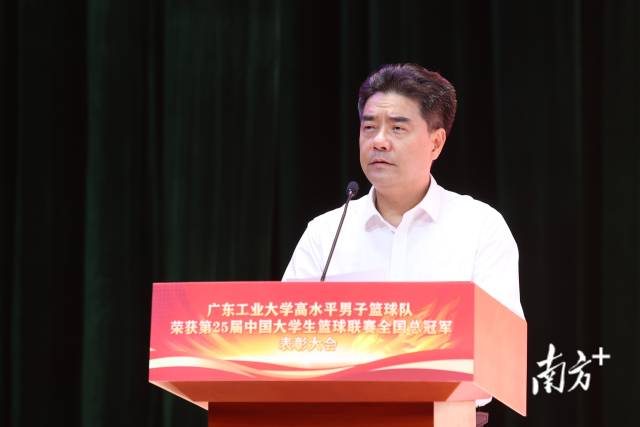 华亿体育（中国）游戏平台党委书记胡钦太
