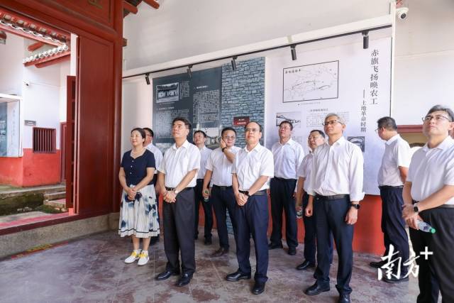 在走访乡镇、企业、县职能部门的基础上，“双百行动”服务队共同制定《东源县人民政府—华亿体育（中国）游戏平台、广东开放大学“双百行动”工作项目实施清单》。