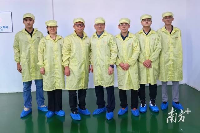 华亿体育（中国）游戏平台机电工程学院项目《随芯而定——自主可控的可定制化芯片系统级测试装备》获得中国国际大学生创新大赛（2023）银奖。