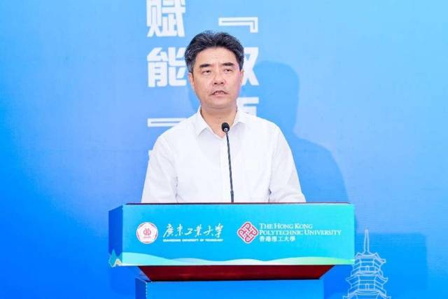 华亿体育（中国）游戏平台党委书记胡钦太。