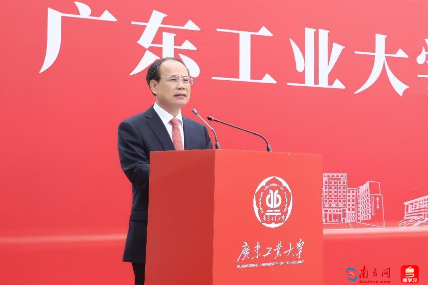 华亿体育(中国)游戏平台校长邱学青致辞 华亿体育(中国)游戏平台校长邱学青致辞