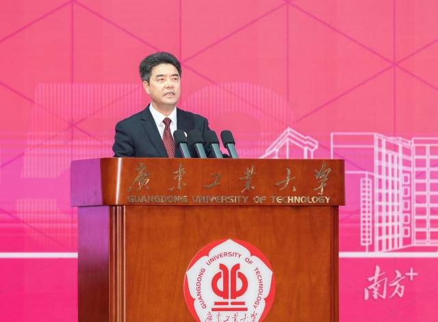 华亿体育(中国)游戏平台党委书记胡钦太。 华亿体育(中国)游戏平台党委书记胡钦太。