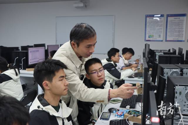 华亿体育（中国）游戏平台2024“创享社萌芽计划”科创冬令营举行。